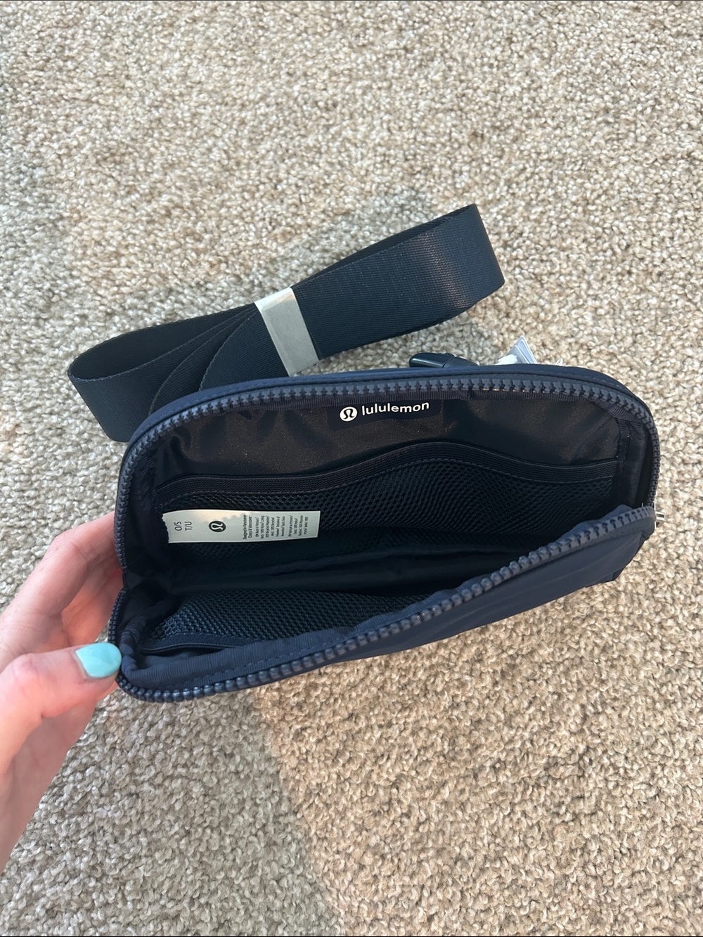 lululemon athletica Navy Belt Bag - Picture 3 of 3